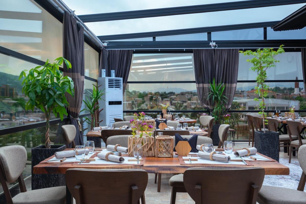 Austrian Palace Hotel Скопие Екстериор снимка